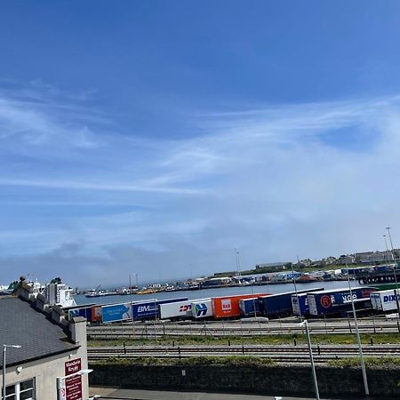 Harbour Watch Hotel Holyhead Bagian luar foto