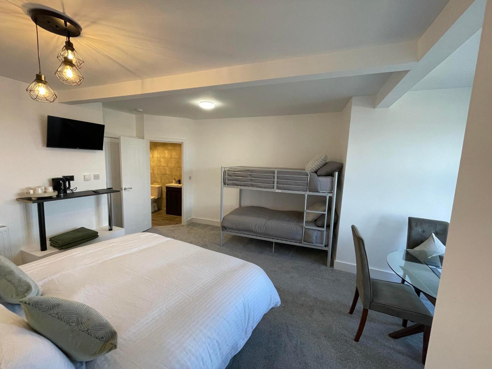 Harbour Watch Hotel Holyhead Bagian luar foto