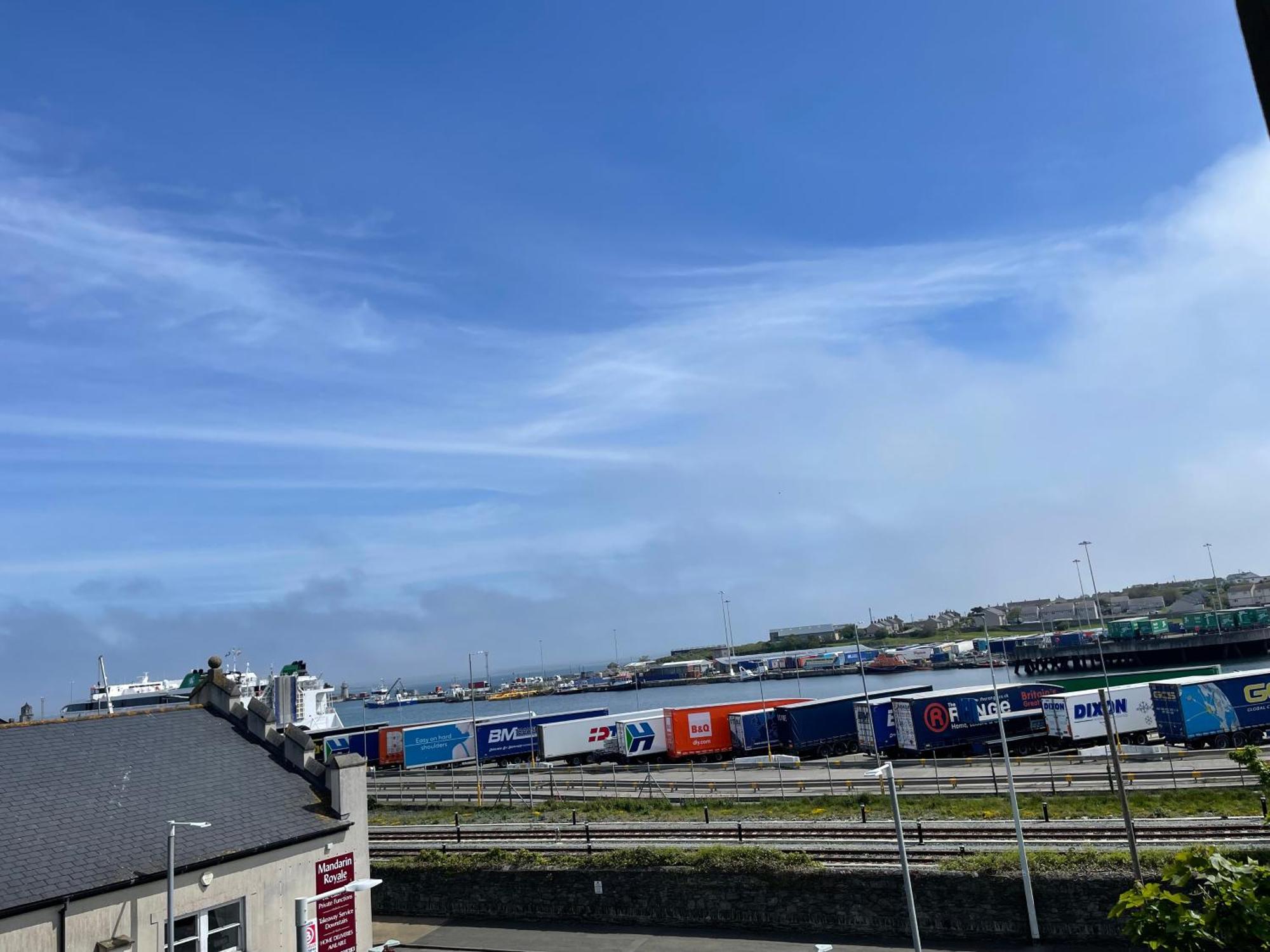 Harbour Watch Hotel Holyhead Bagian luar foto