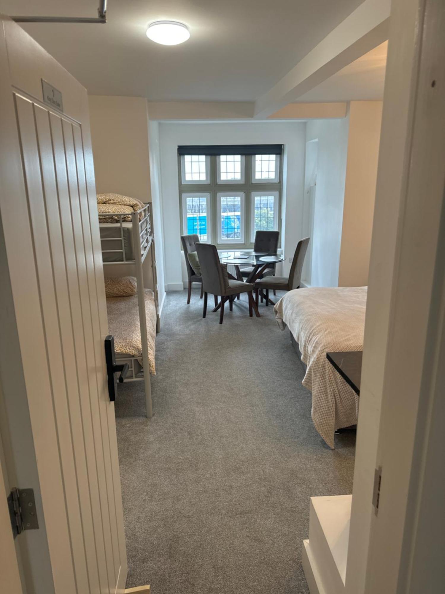 Harbour Watch Hotel Holyhead Bagian luar foto